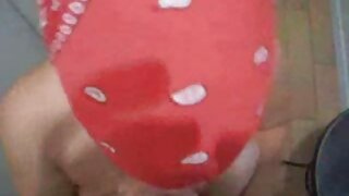 A fickó baszik a vörös hajú lány különböző pózok, majd belép a szex videók online